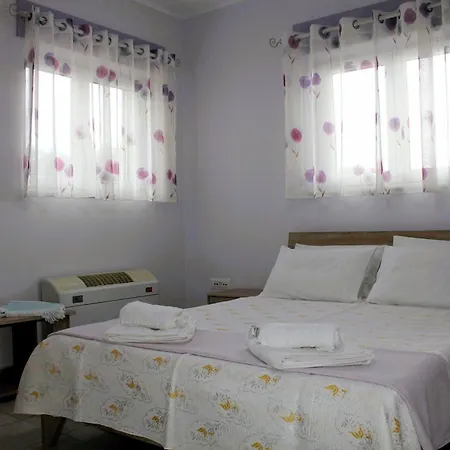 Sea Breeze Ena Appartement