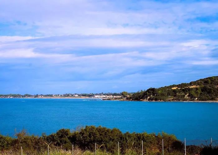 Sea Breeze Ena Korakokhórion